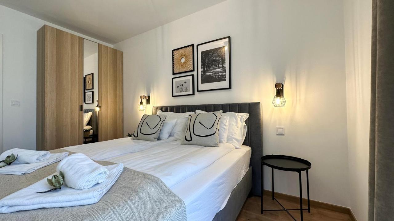 Linden Apartman 002 - Adults Only Mosonmagyaróvár Extérieur photo