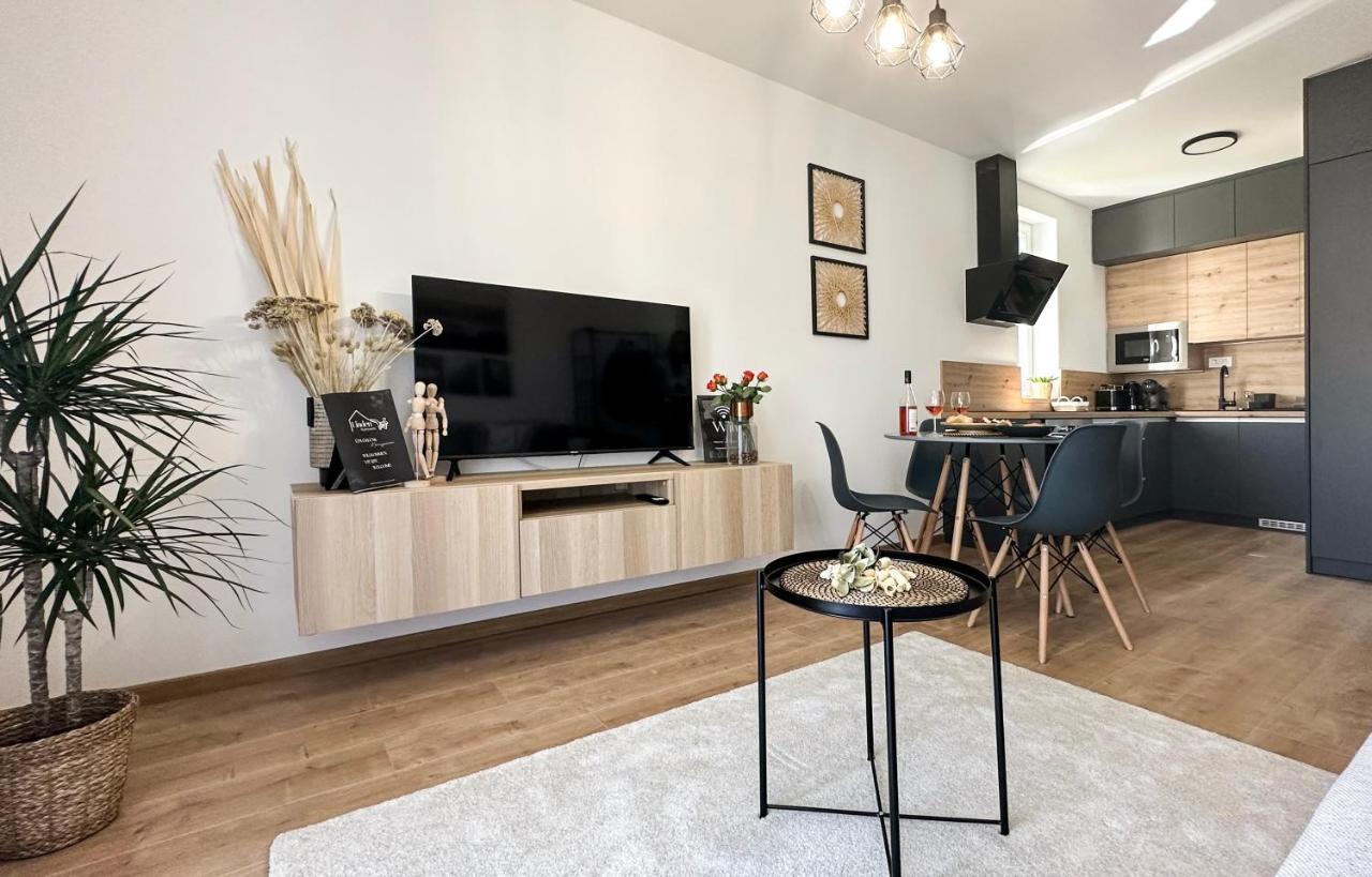 Linden Apartman 002 - Adults Only Mosonmagyaróvár Extérieur photo