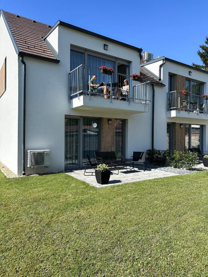 Linden Apartman 002 - Adults Only Mosonmagyaróvár Extérieur photo