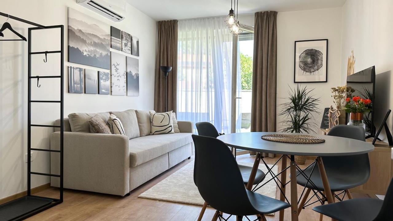 Linden Apartman 002 - Adults Only Mosonmagyaróvár Extérieur photo